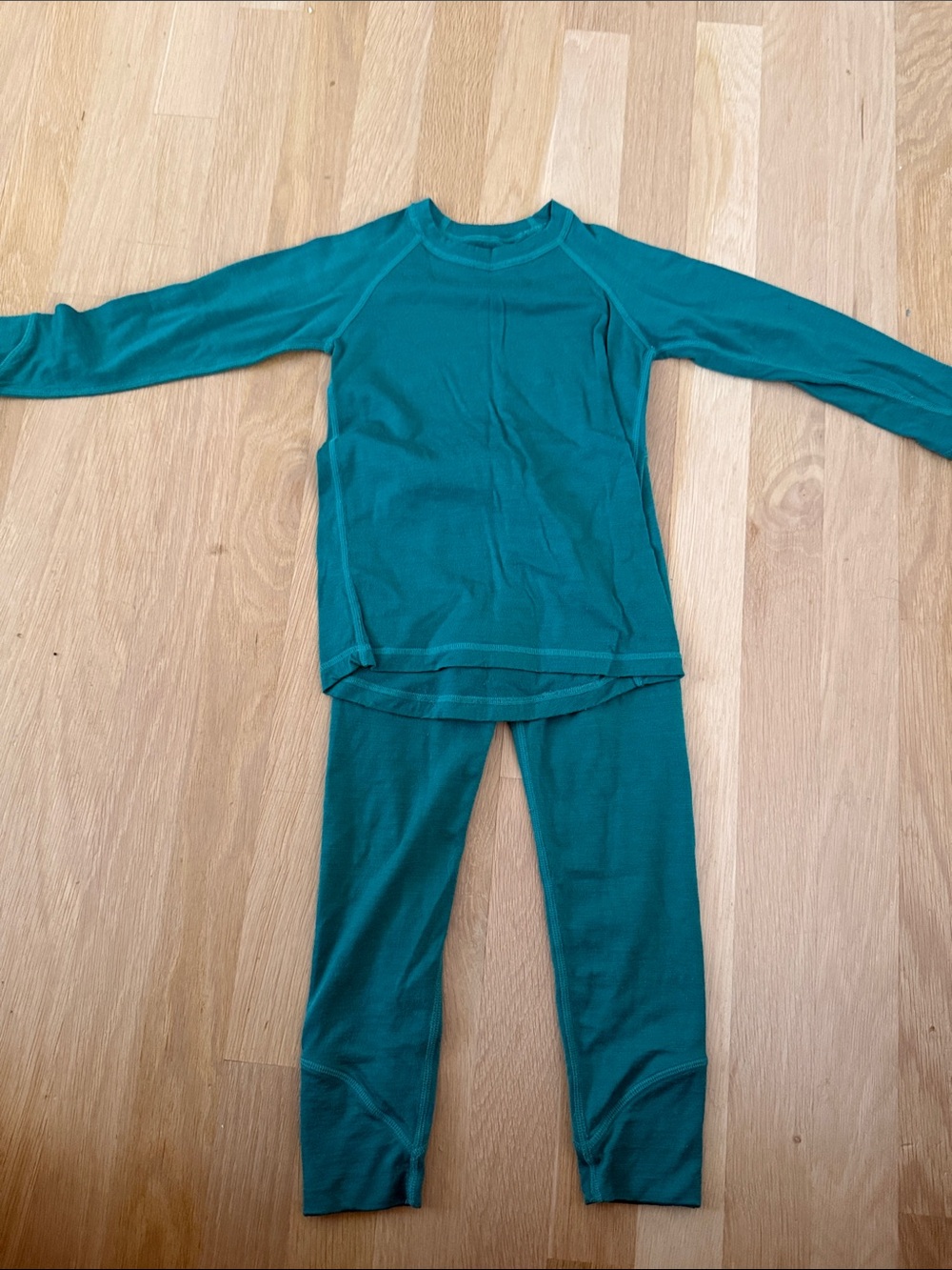 Iksplor Kids Long Sleeve Merino Wool Set in Teal  Size 4